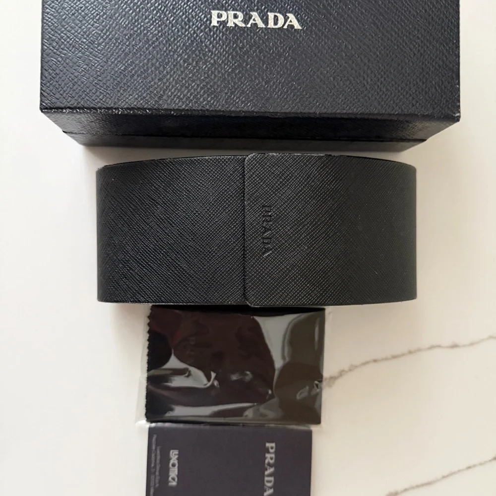 PRADA PR12QS Tortoise Shell / Brown
Sunglasses Full Set - Picture 7 of 7
